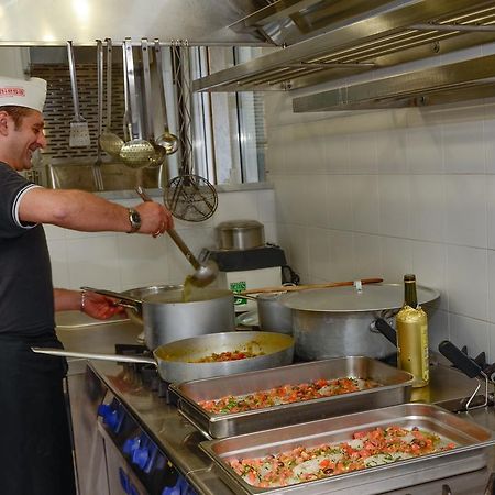 Hotel Lido Mazzini Лоано Екстериор снимка