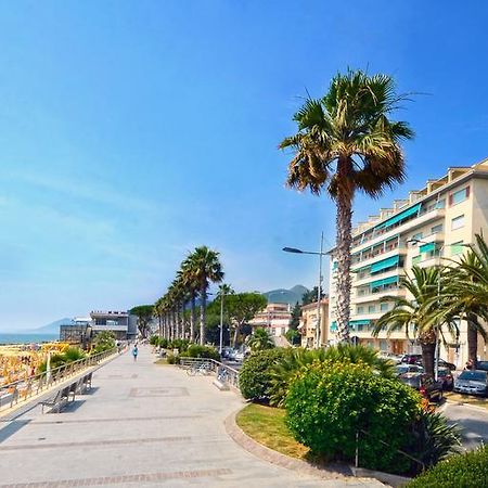 Hotel Lido Mazzini Лоано Екстериор снимка