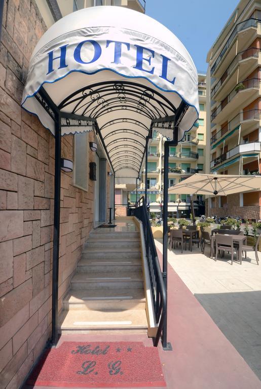 Hotel Lido Mazzini Лоано Екстериор снимка