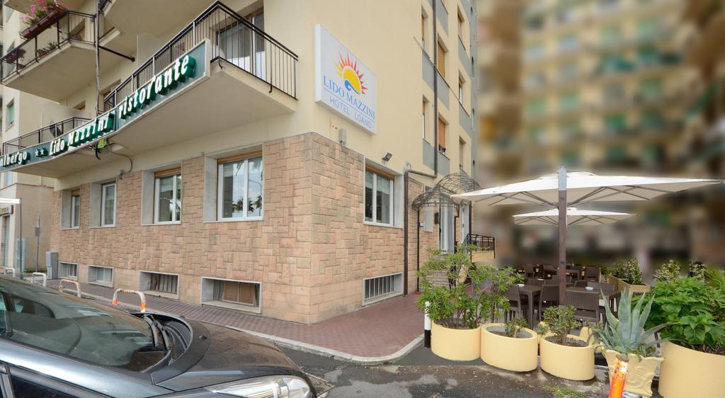 Hotel Lido Mazzini Лоано Екстериор снимка