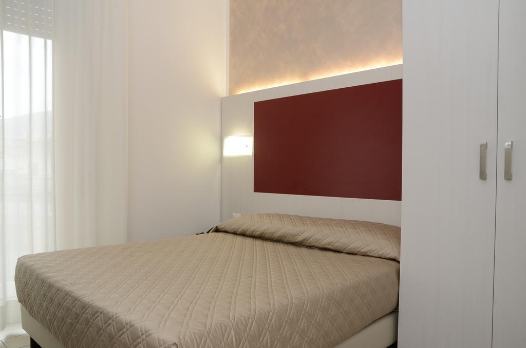 Hotel Lido Mazzini Лоано Стая снимка